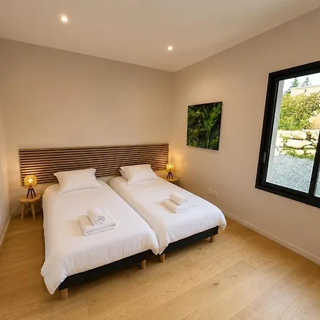 Between Pool & Forest - Air Conditioning Villa