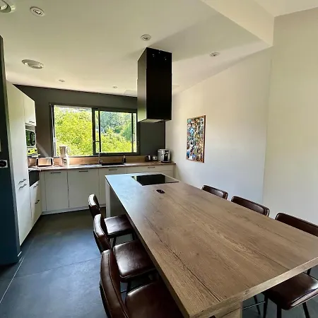 Between Pool & Forest - Air Conditioning Villa *