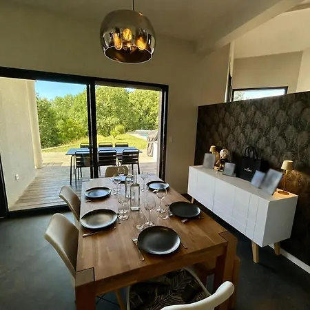 Villa Between Pool & Forest - Air Conditioning