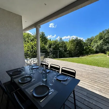 Between Pool & Forest - Air Conditioning Villa